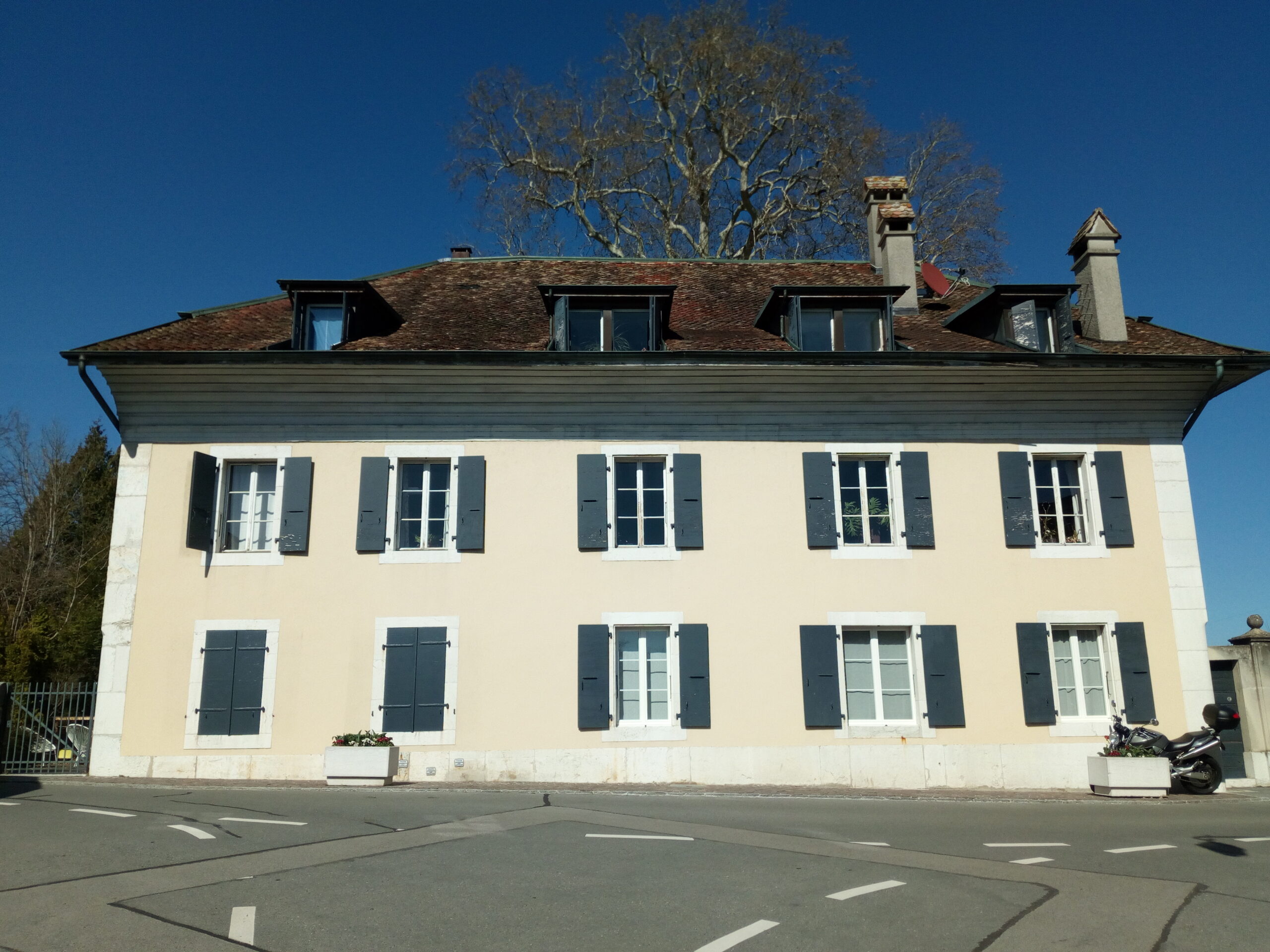 Visite du bâtiment dans le cadre de l’étude énergétique à Founex
