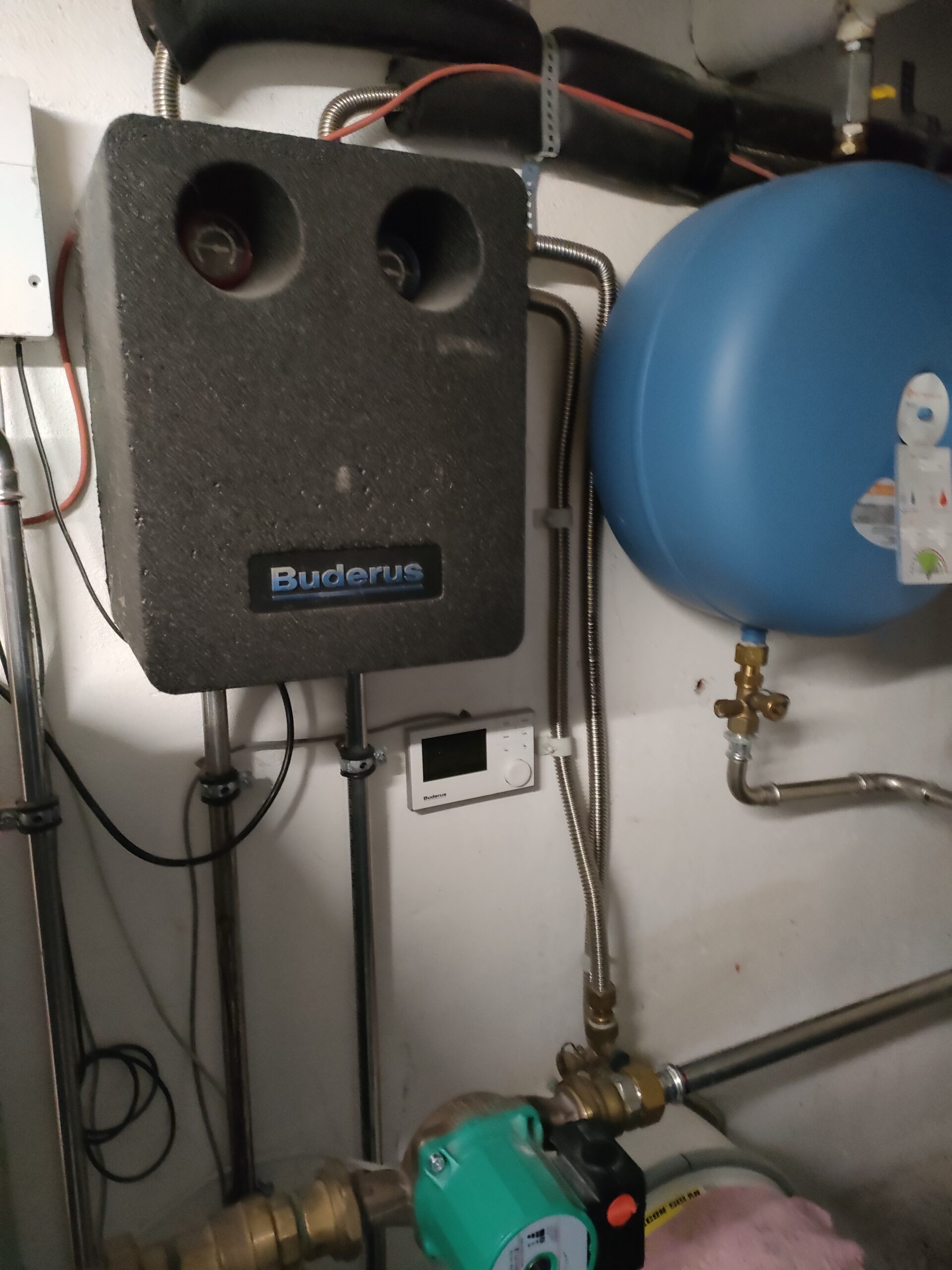 Installation de chauffage photographiée avant les travaux dans le dossier à Grandson