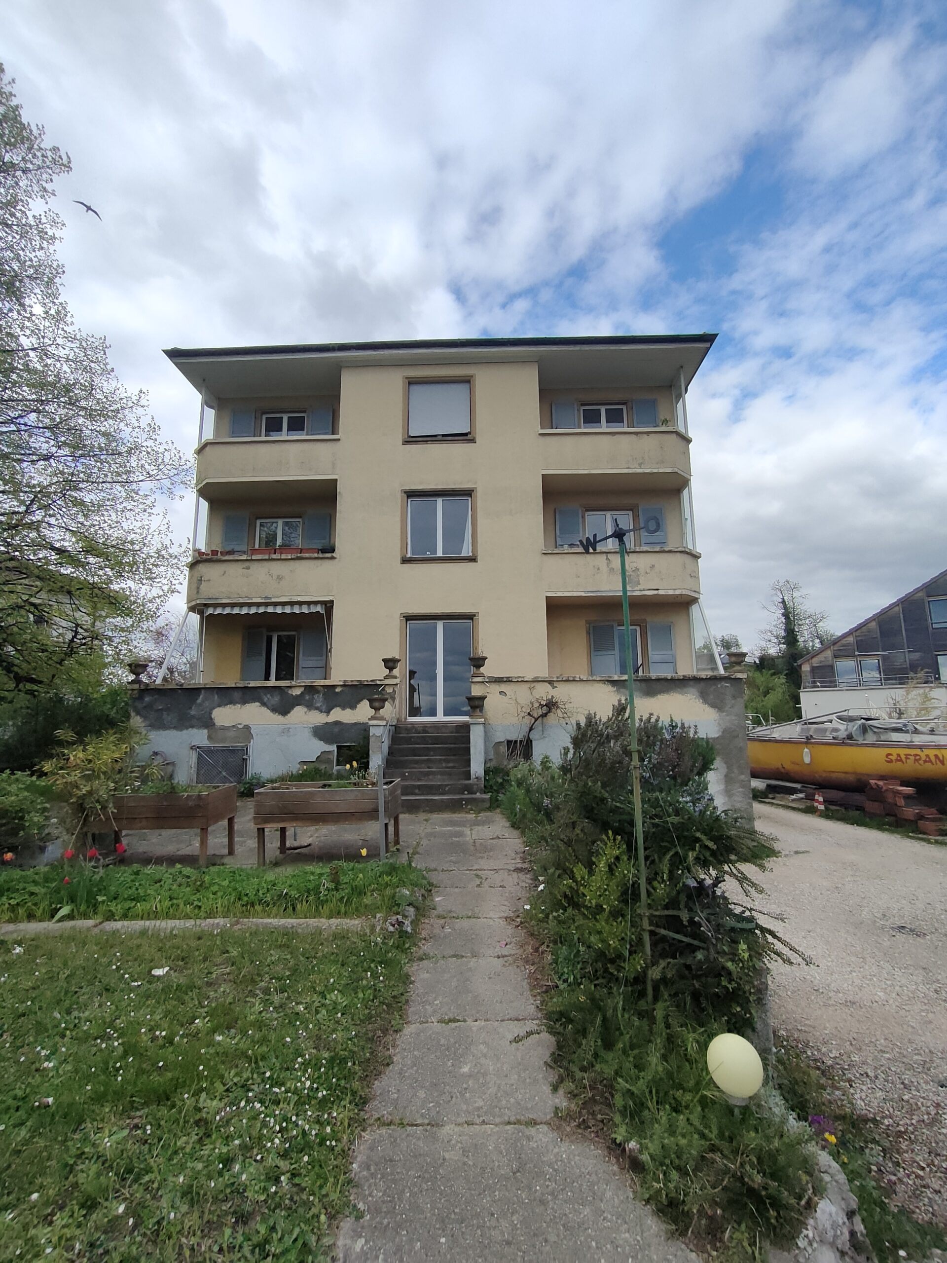 Façade du bâtiment d’habitation collective étudié à Prilly