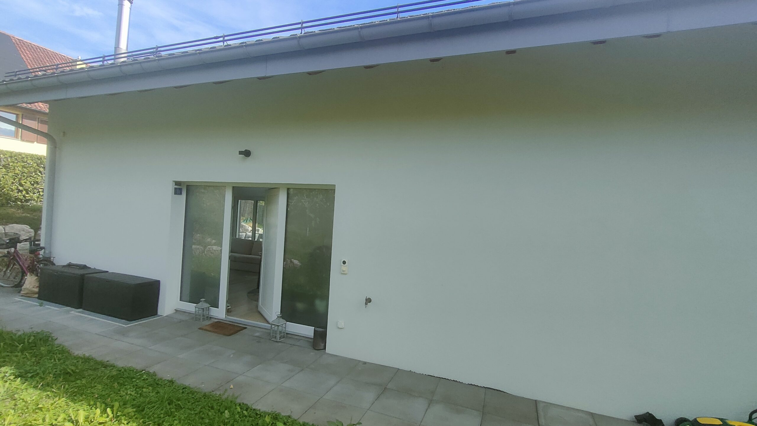 Façade d’une maison individuelle à Prangins photographiée lors de la visite CECB en septembre 2026